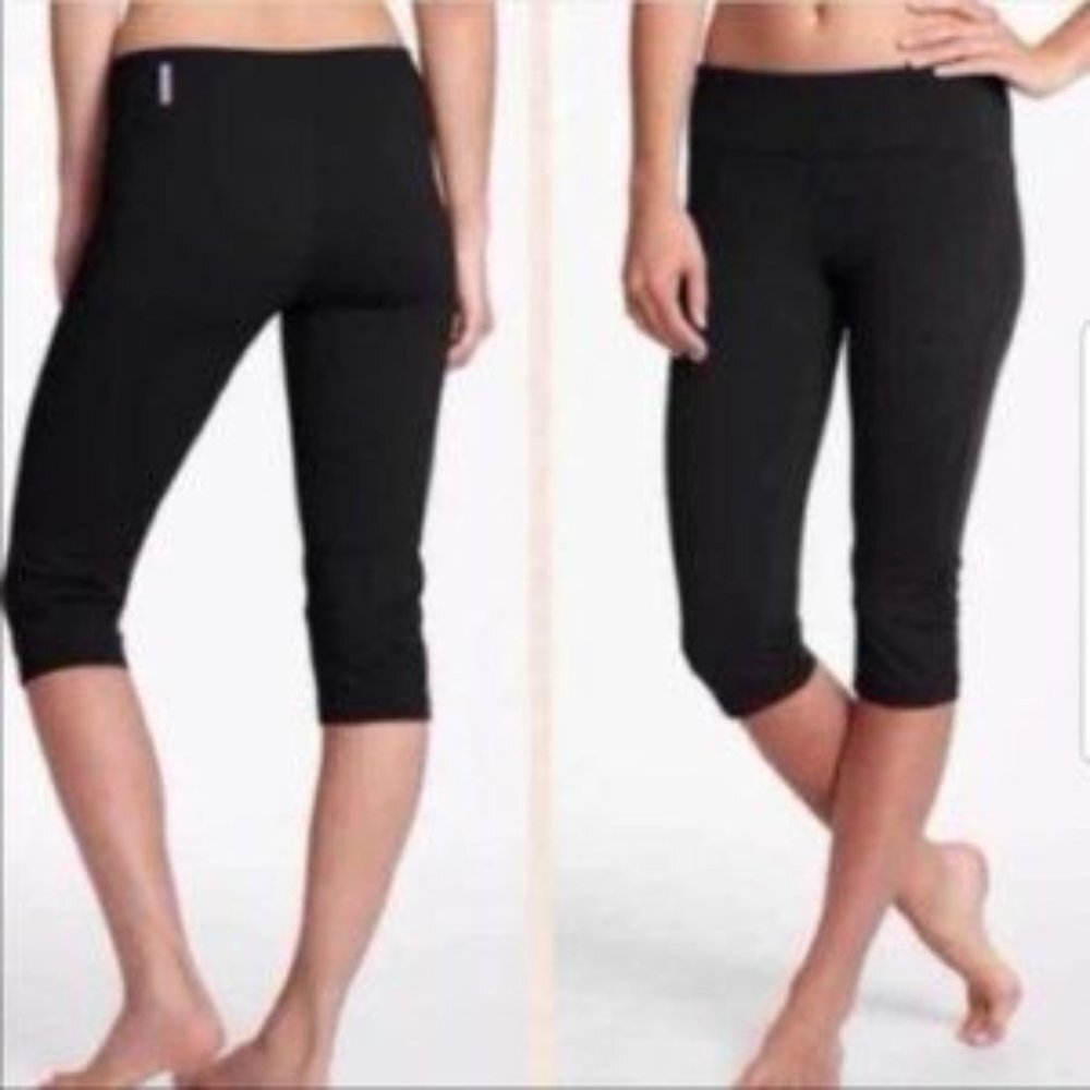 Zella Capri Cropped Mesh Detail Workout Leggings